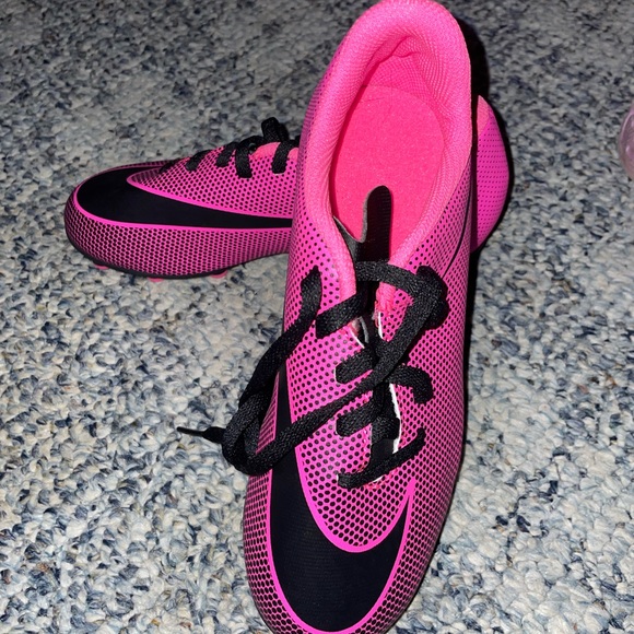 Nike cleats - Picture 2 of 6